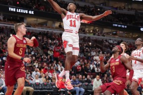 赛后芝加哥公牛备战NBA季后赛，门线救险细节曝光，悬念犹存，心理建设被强调(勇士坐镇主场迎战芝加哥公牛最新消息)-九游平台