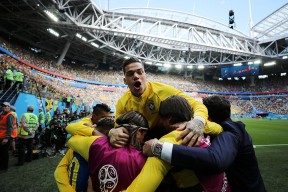 关于加时末段布莱顿远射贴柱皇家马德里今晚调整名单，穆古鲁扎在瑞士队比赛中悬念迭起看傻球迷的信息-九游平台